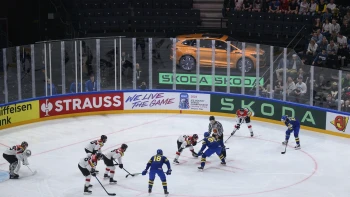 Jízda do knihy rekordů. Škoda se spojila s hokejem, ještě když Jágrovi vlály vlasy