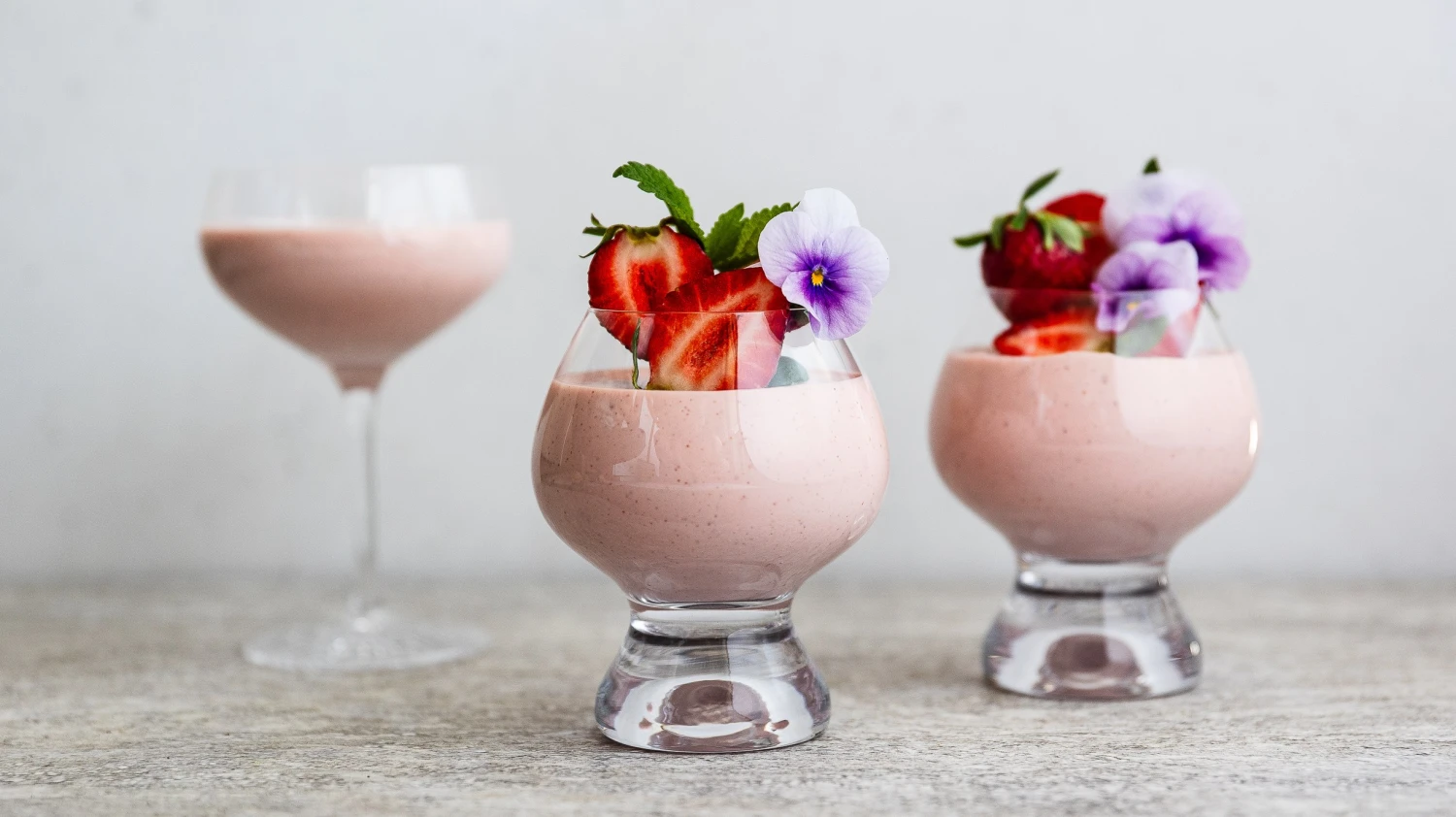 Za tři minuty hotovo. Zdravá jahodová pěna plná bílkovin