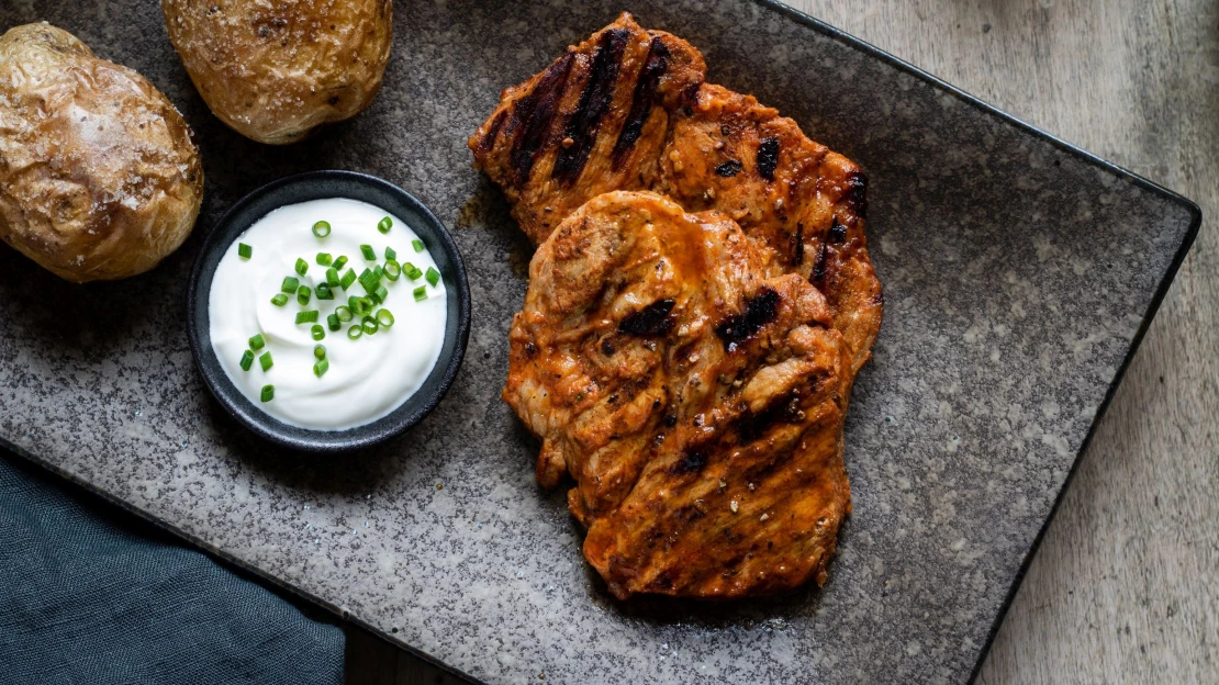 Žhavá legenda z grilu. O krkovici v pivu si budete povídat až do příští sezony