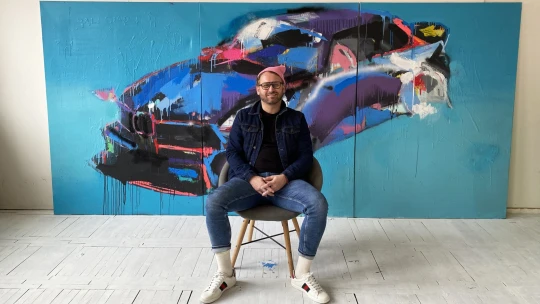V Číně si vydělám dvakrát tolik, jsou to ale vydřené peníze, říká český autodesignér