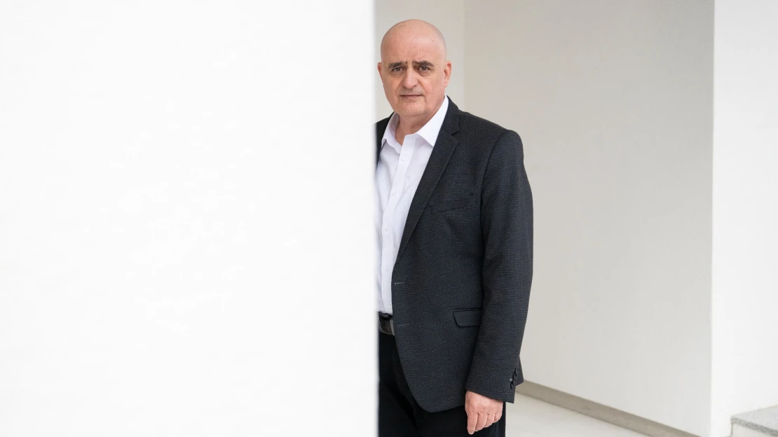 Alkohol nahrazují technologie. A je to ještě horší, říká odborník na závislosti