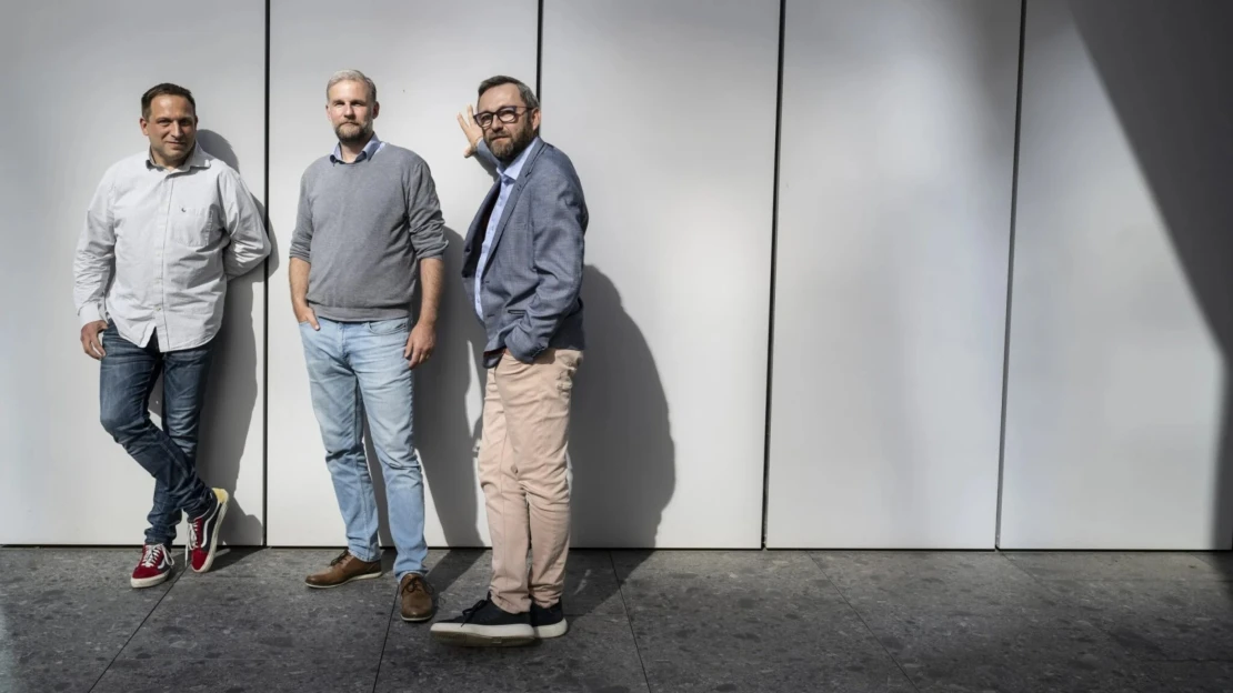 Účes stále drží. Bezvavlasy spolkly stejně velkou firmu a zahájily evropskou zteč