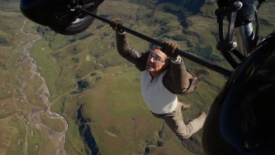 Nové Mission: Impossible trvá, než se odlepí od země. Ale pak to stojí za to