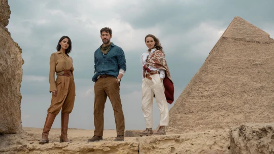 Guy Ritchie si natočil svého Indiana Jonese. Pramen mládí by ale potřeboval spíš on