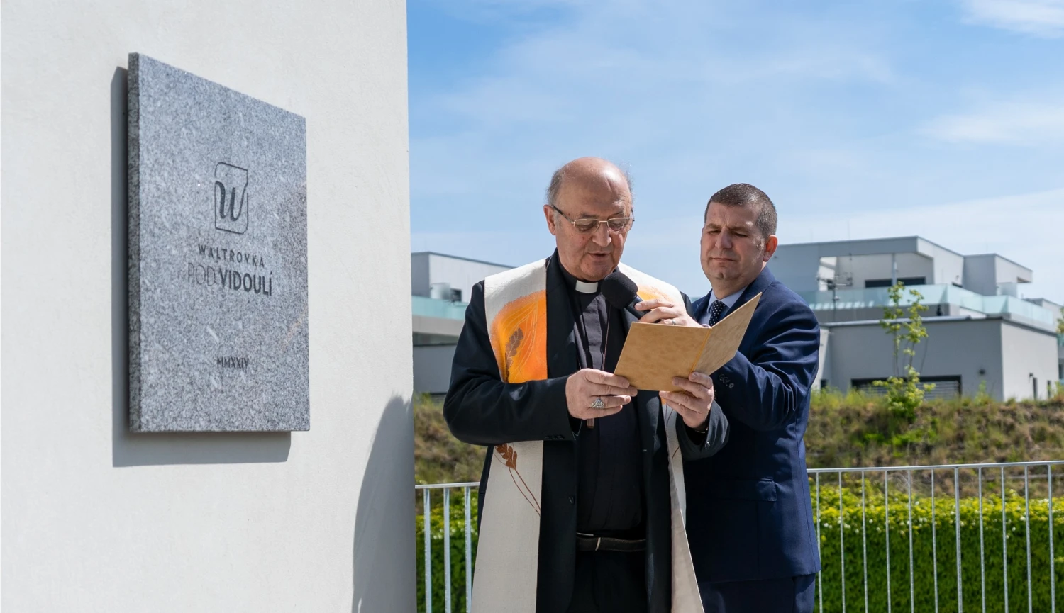 Požehnaný miliardový byznys. Restituce chce arcibiskupství přetavit na tisíc bytů