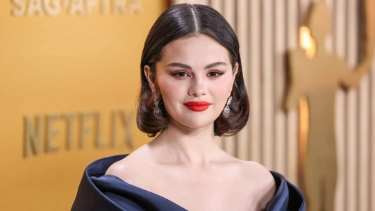 Má stovky milionů, ale její startup dluží na výplatách. Jak podniká Selena Gomez?