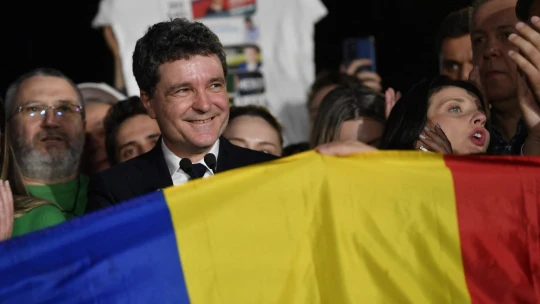 Rumunské prezidentské volby ovládl proevropský Dan. V&nbsp;druhém kole porazil nacionalistu Simiona