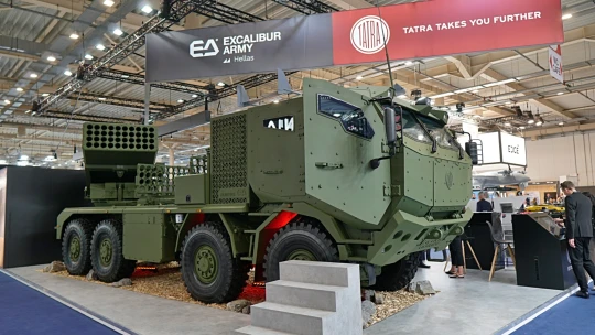 Vodní drony či&nbsp;Strnadův raketomet. Firmy v&nbsp;Athénách představily zbraně budoucnosti