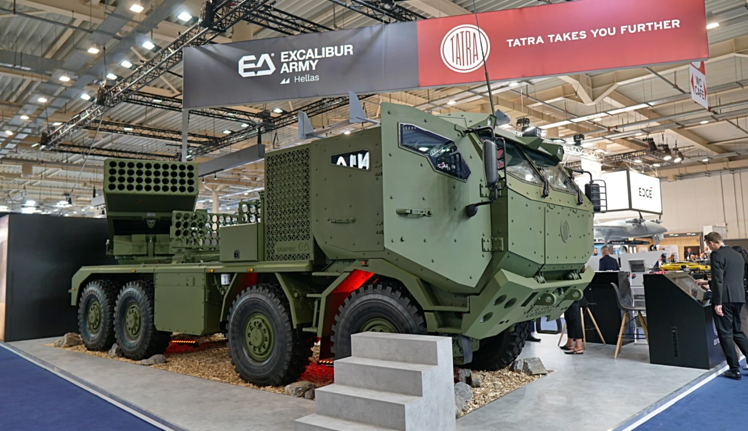 Vodní drony či Strnadův raketomet. Firmy v Athénách představily zbraně budoucnosti