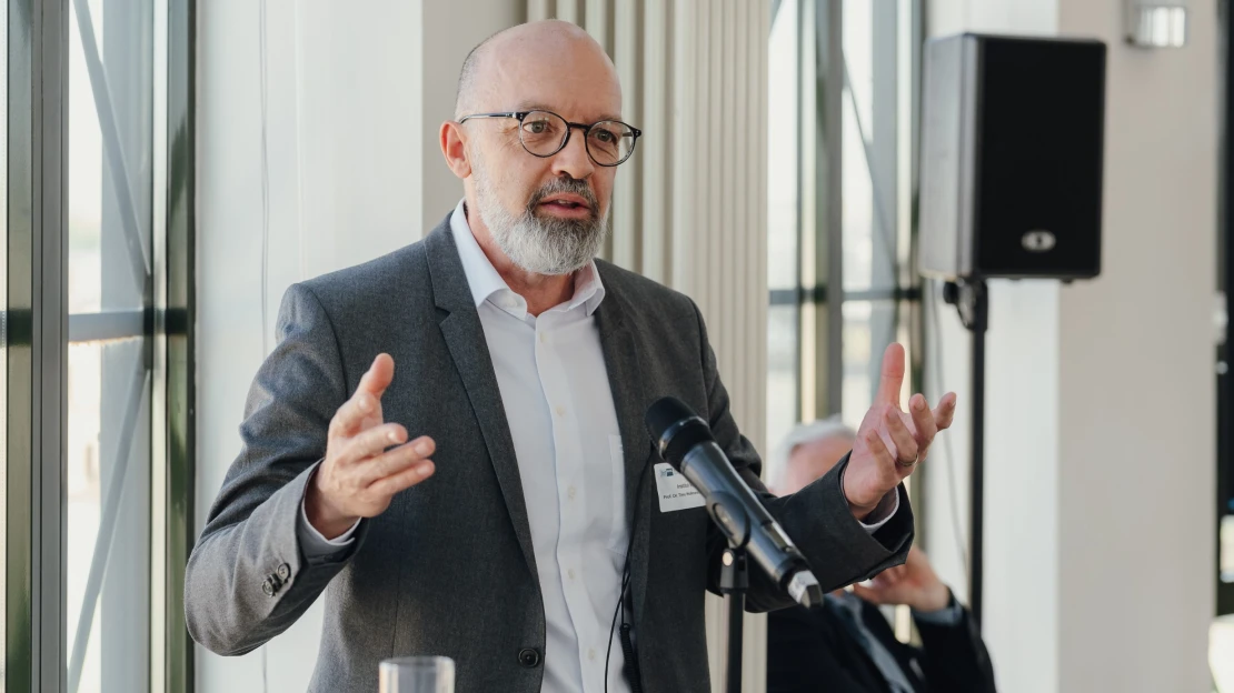 Plyn a obranu jsme mívali zdarma. Je načase začít platit, říká německý ekonom