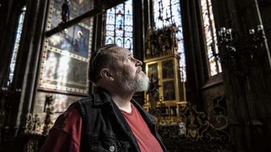Tohle je zázrak! O vitráže katedrály svatého Víta pečuje pražská firma už 90 let