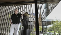 Unikátní diamanty, úchvatné sochy. Miliardář Beran nechává vyniknout české umělce