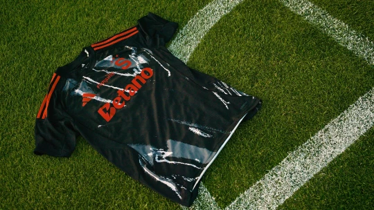 Footshop + Adidas + Sparta. Dravec, gigant a klub se pustili do společného byznysu