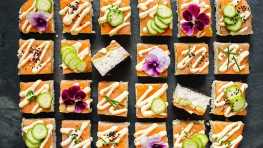 Sushi pro vytížené. Na plechu a bez rolování, ale se stylem