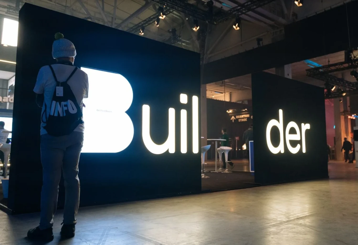 Stovky Indů předstíraly, že jsou neuronová síť. Vzestup a pád Builder.ai