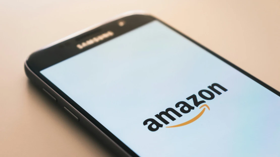 Nové sklady, datová centra i&nbsp;filmové studio. Amazon investuje v&nbsp;Británii čtyřicet miliard liber