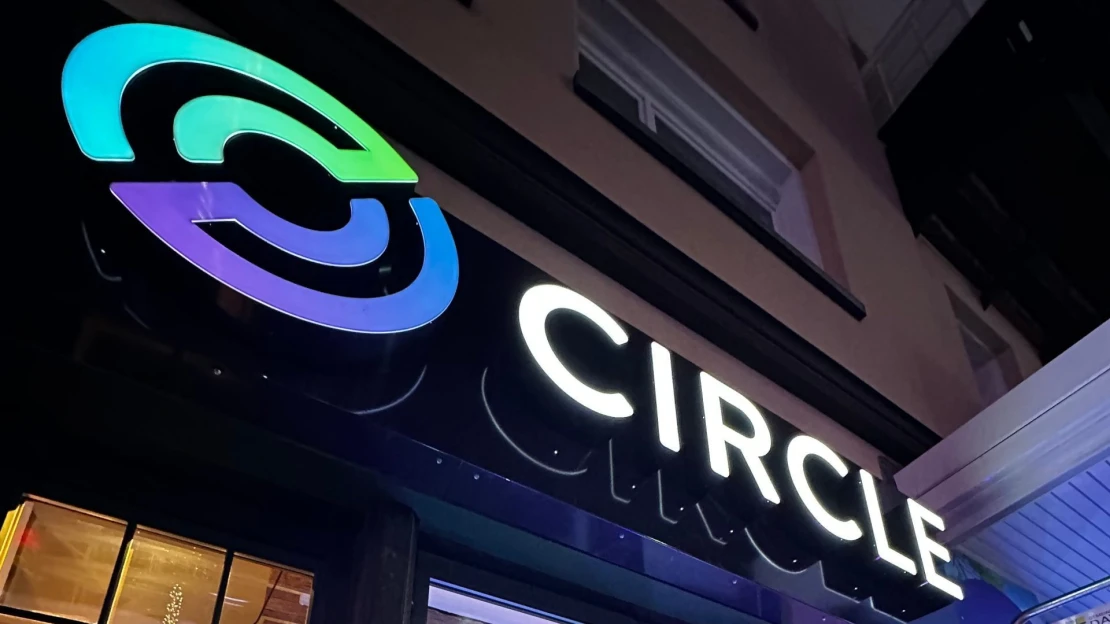 Circle vstoupila na burzu. Investoři za její vizi digitálního dolaru zaplatili přes miliardu