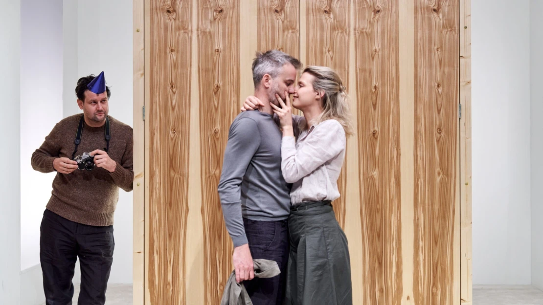 Na zábradlí zadělali na hit. Spisovatel v něm bojuje s rodinným životem