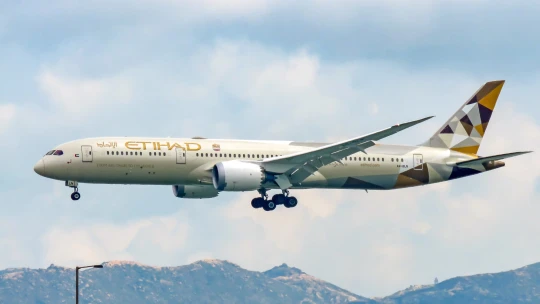 Etihad podnikl první let z Prahy do Abú Dhabí. Kromě linky nabídne i dostupnější cenu