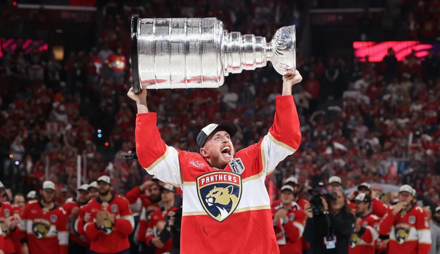 Pět příběhů z finále Stanley Cupu. Češi k nezaplacení, smolař století i Trump