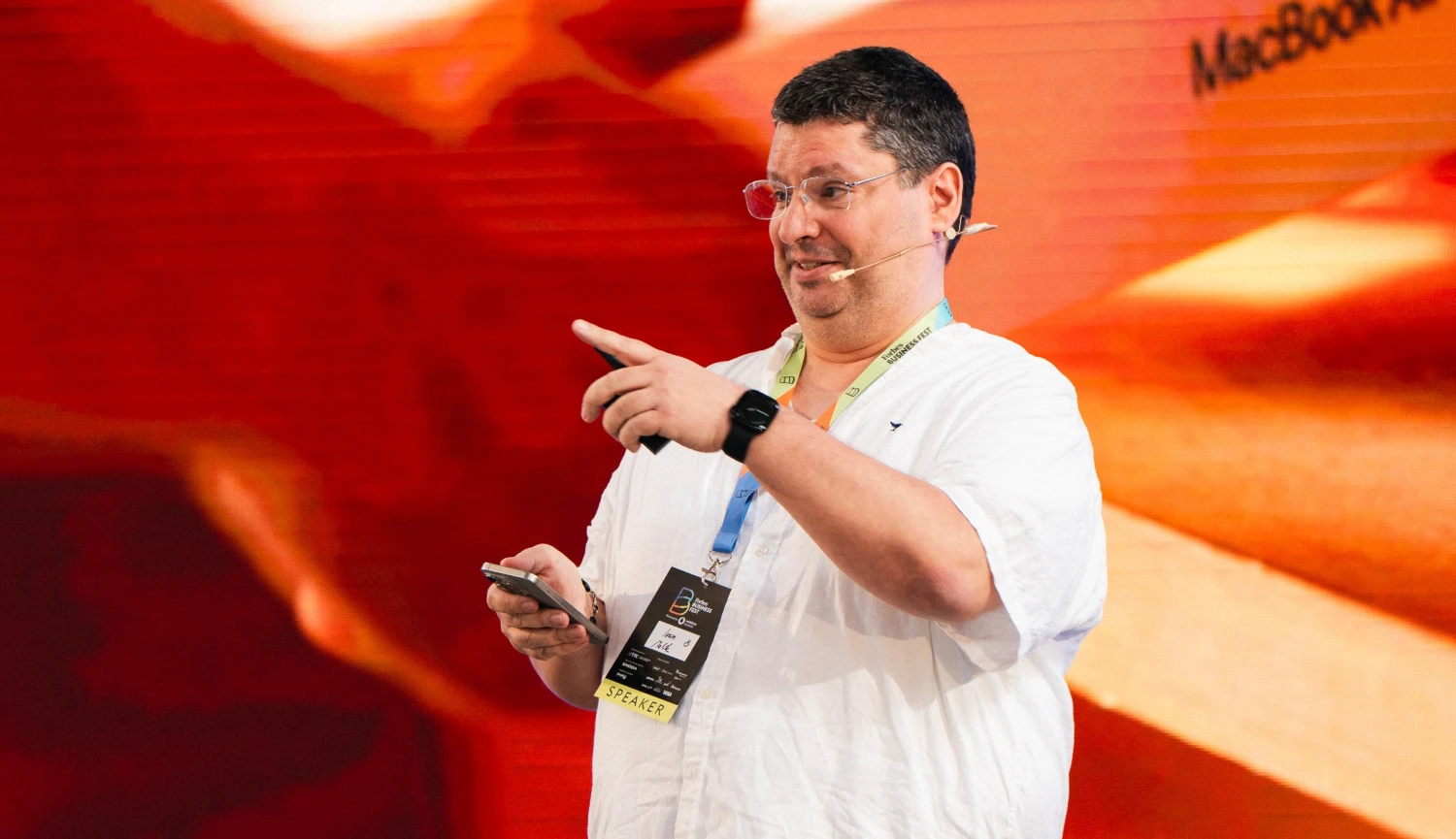 Apple překvapil analytiky. Tržby i zisk táhl nahoru prodej iPhonů