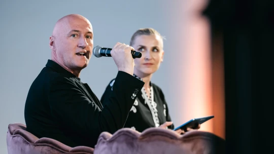 Budoucnost lékáren? Roboti v zázemí šetří čas na pacienty, říká Jan Žák z Dr. Maxe