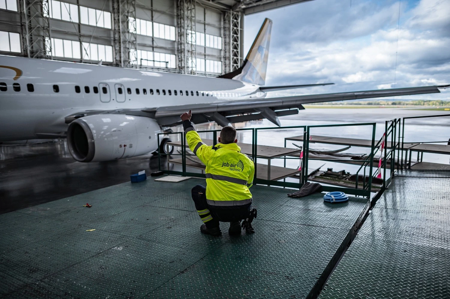 Strnad se zbavuje leteckých opraven. Job Air Technic kupuje světová jednička v pronájmu letadel