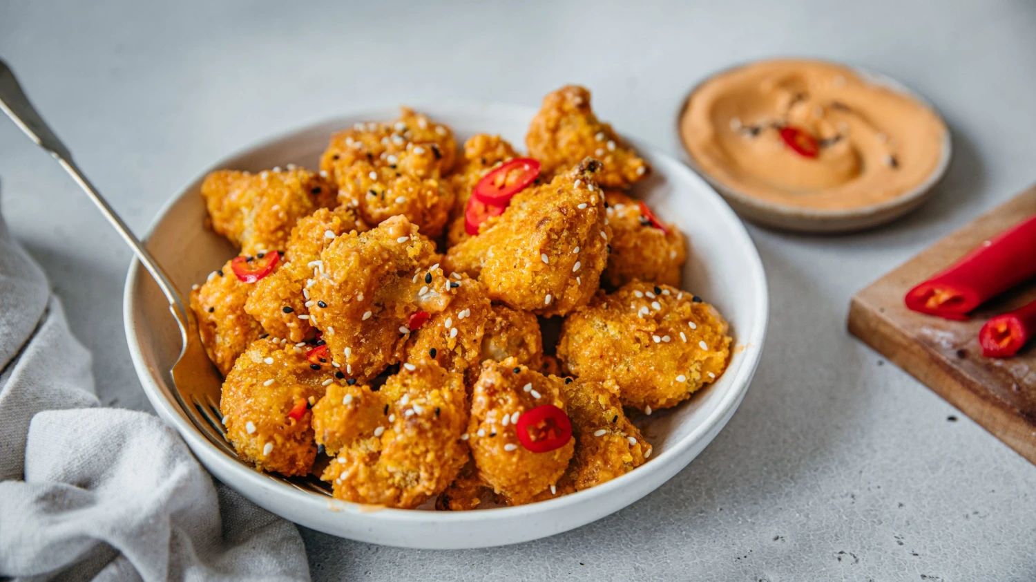 Nový level comfort food. Bang bang květák křupe, pálí a peče se v troubě