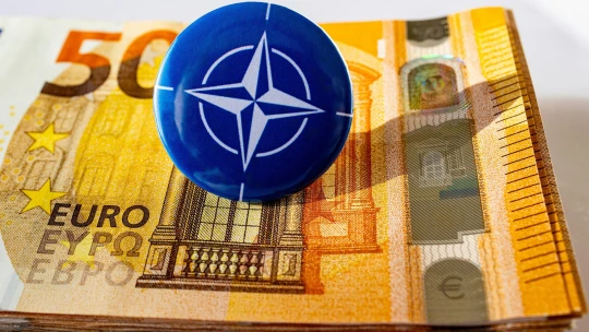 Velvyslanec Spojených států varuje. Česko riskuje, že kvůli změnám v rozpočtu  nesplní své závazky vůči NATO