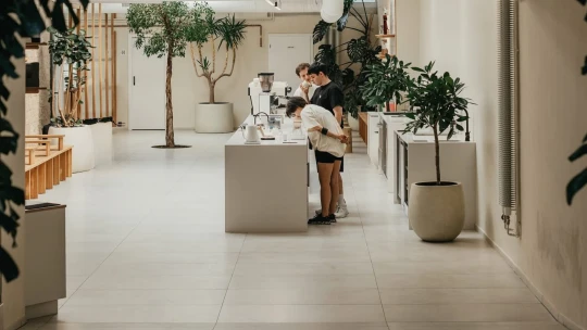 Hlavně ne kyselou? Proč Češi nepochopili výběrovou kávu a proč se vyplatí ji zkusit