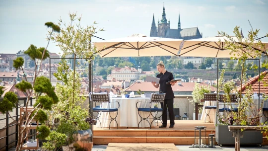 Gastro zážitek léta. Vyrazte na japonský fine dining s kouzelným výhledem