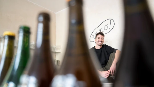 Pét-nat, punk i&nbsp;elegance. Oblíbený wine bar učí objevovat naturální vína