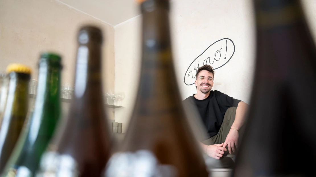 Pét-nat, punk i&nbsp;elegance. Oblíbený wine bar učí objevovat naturální vína