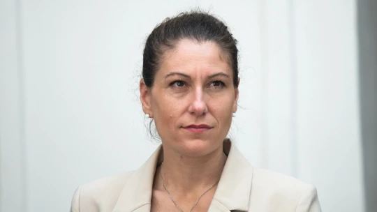 Fiala uvedl Decroix do funkce ministryně spravedlnosti. Jejím úkolem má být obnovení důvěry v&nbsp;ministerstvo