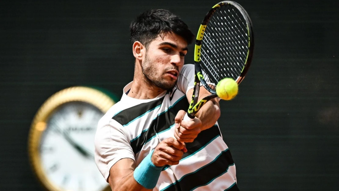 Alcaraz obhájil Roland Garros. Světovou jedničku porazil ve druhém nejdelším finále v dějinách