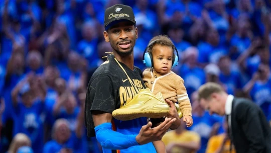 Čeho se dotkne, to se změní ve zlato. Nový král basketbalu ani nepotřebuje agenta