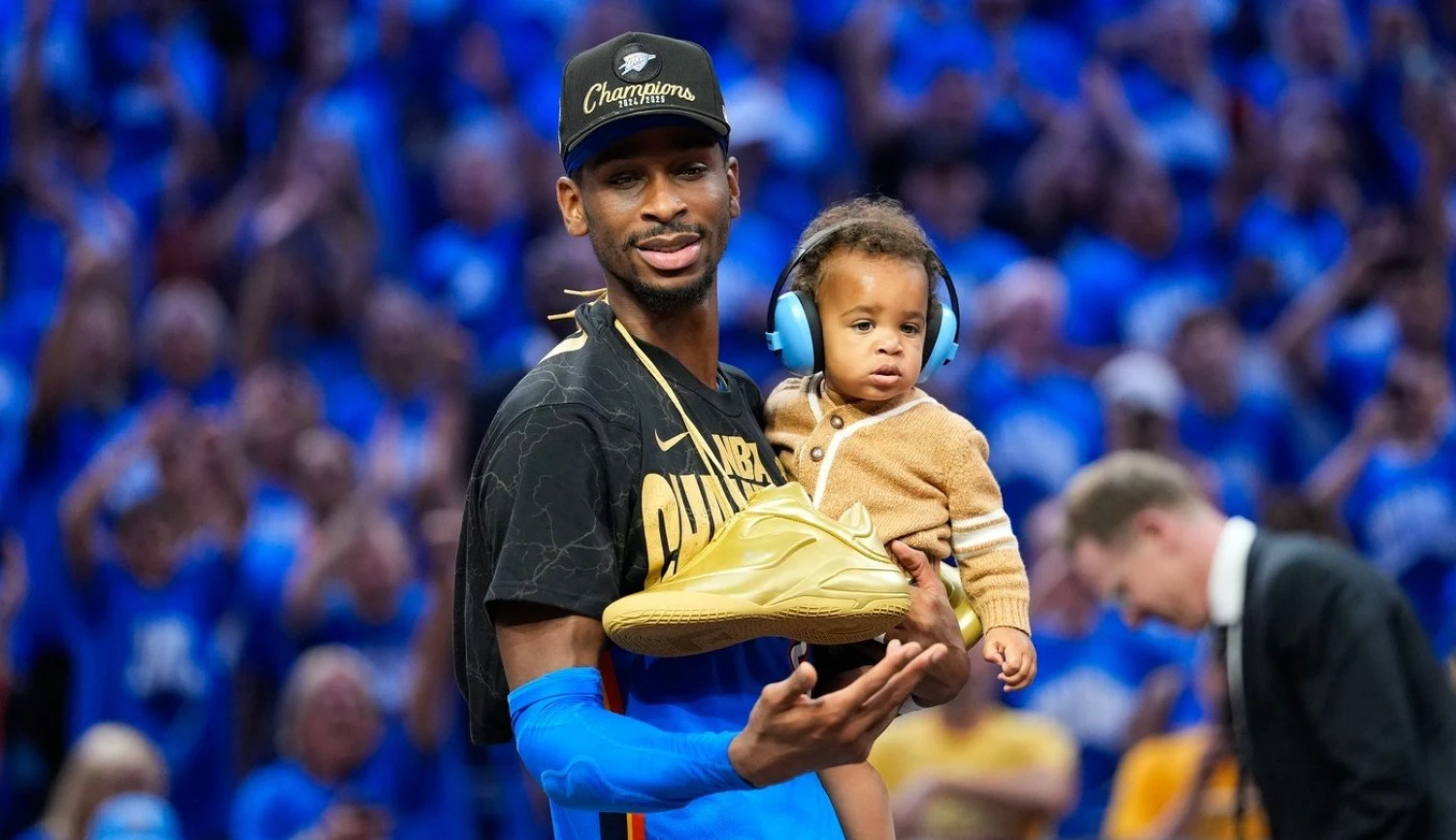 Čeho se dotkne, to se změní ve zlato. Nový král basketbalu ani nepotřebuje agenta