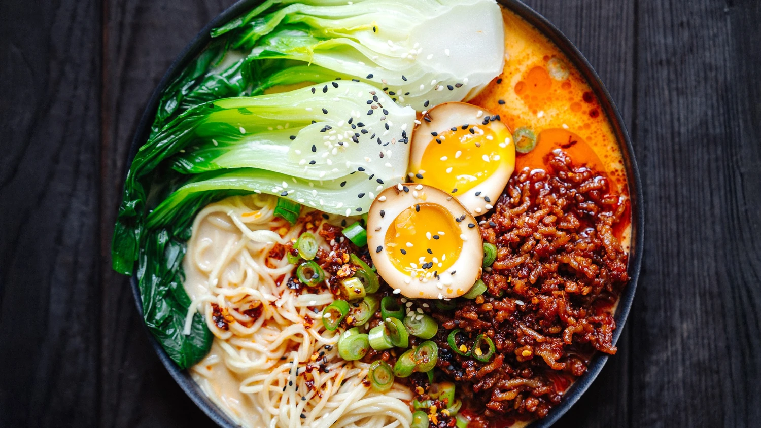 Tan tan ramen. Umami zážitek, co stihnete i&nbsp;po&nbsp;práci