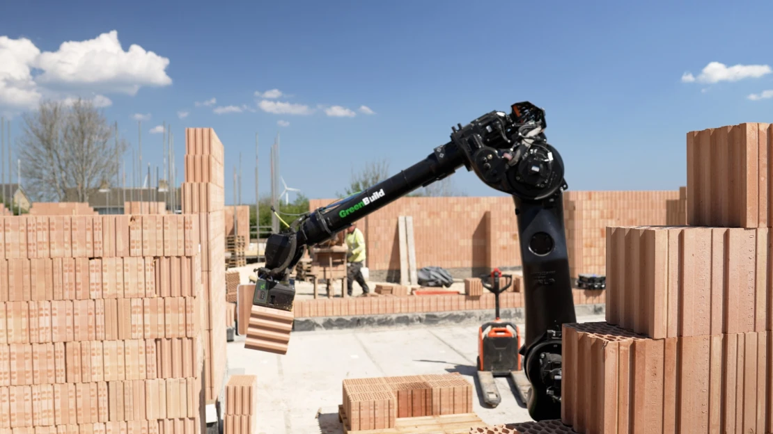 Český robot mění stavebnictví. Do pěti let nahradí zedníky, slibují jeho vývojáři