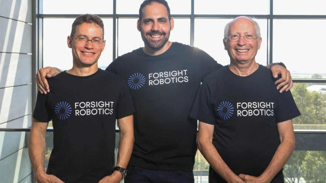 Nejen proti šedému zákalu. Startup vyvíjí roboty, kteří budou operovat lidské oči