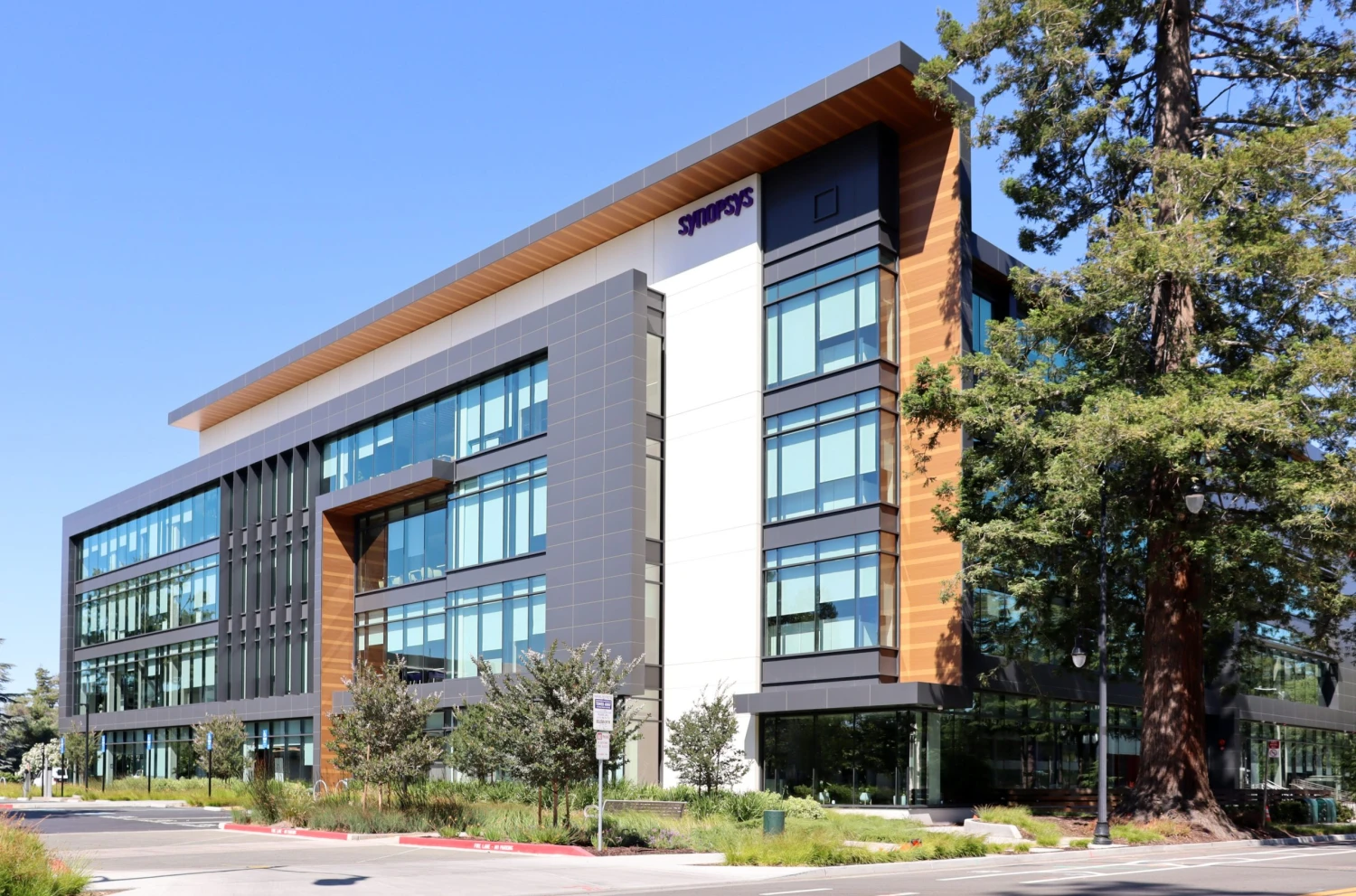 Softwarová megaakvizice. Čínský Synopsys přebírá americký Ansys