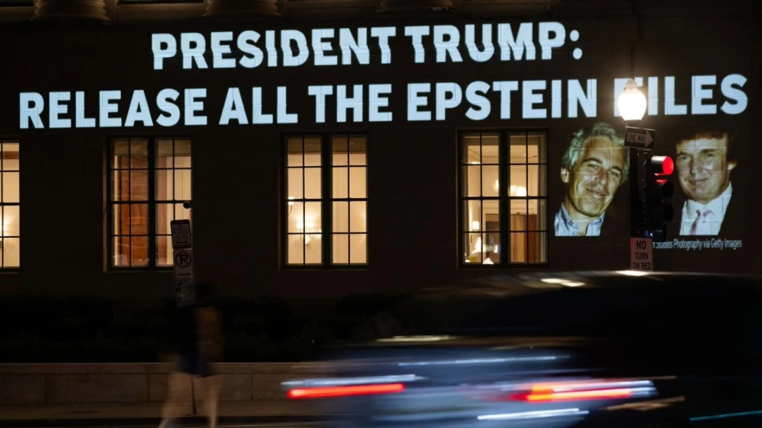 Trump popírá bližší vazby na Epsteina. Po&nbsp;americkém deníku WSJ žádá odškodné 10 miliard dolarů