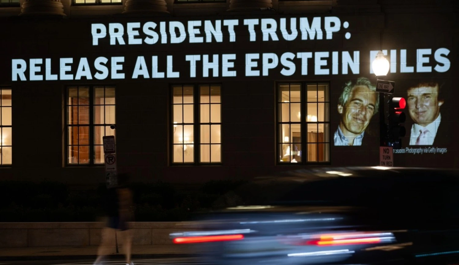 Trump popírá bližší vazby na Epsteina. Po americkém deníku WSJ žádá odškodné 10 miliard dolarů