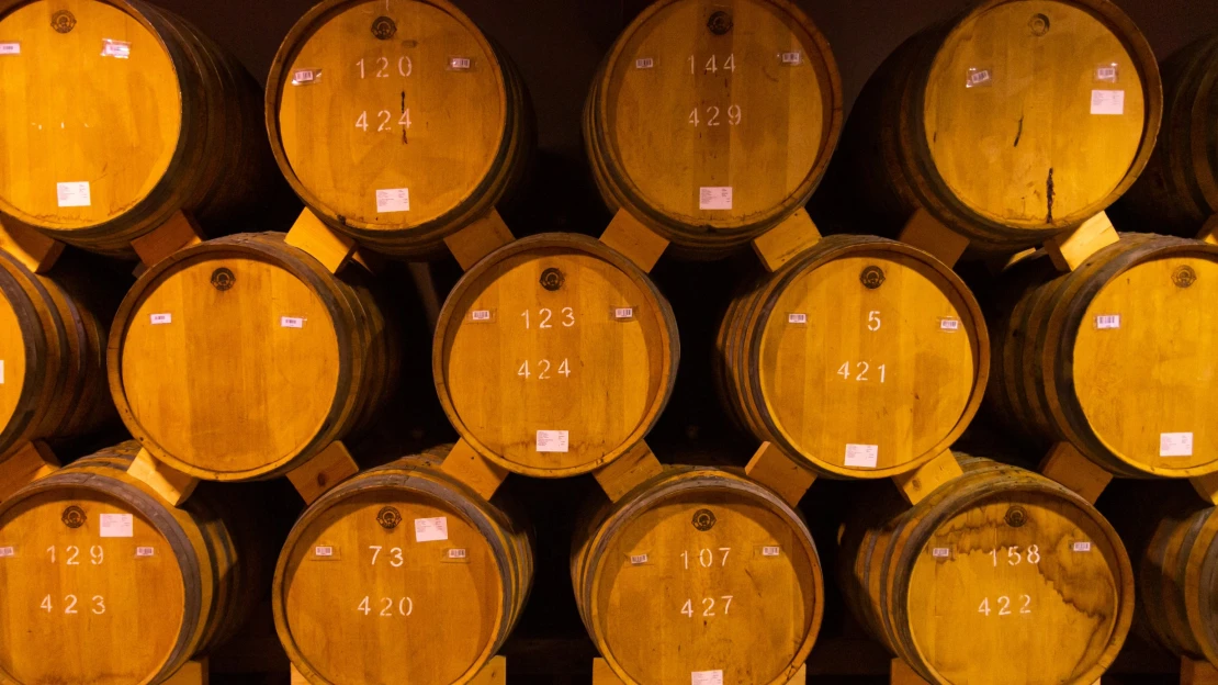 Čína zavádí na brandy z&nbsp;EU cla až 35 procent. Akcie výrobců přechodně klesly