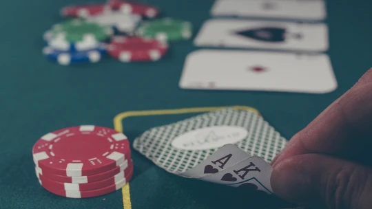 Češi zazářili v pokeru. Na dvou turnajích v Las Vegas vyhráli skoro 70 milionů korun