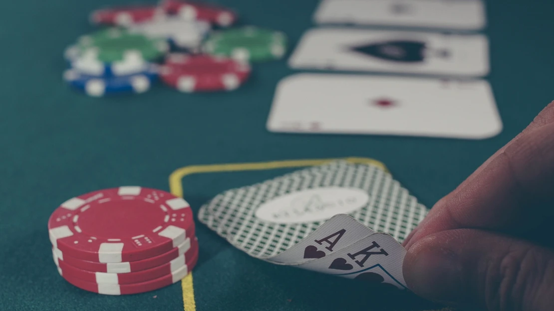 Češi zazářili v&nbsp;pokeru. Na dvou turnajích v&nbsp;Las Vegas vyhráli skoro 70 milionů korun