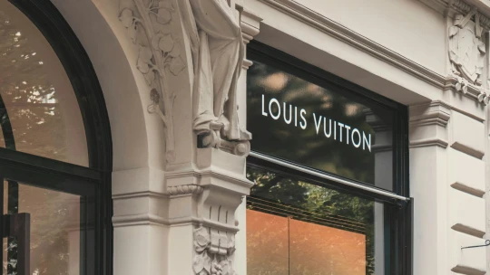 LVMH uvažuje o prodeji Marc Jacobs. Jedním ze zájemců je i Reebok
