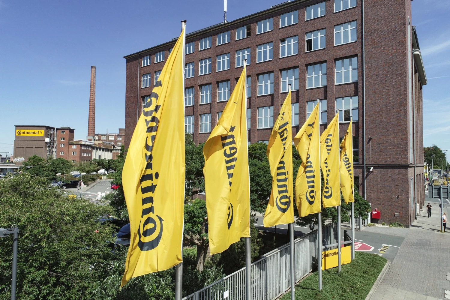Výrobce autodílů Continental loni znásobil ztrátu na téměř tři miliardy. Zrušil pětinu míst