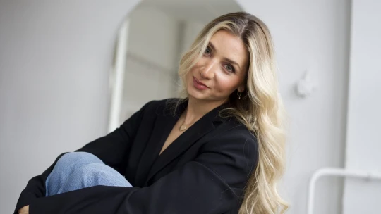 Zhubla 23 kilo a teď radí ostatním. Glow with Kate vydělává měsíčně milion