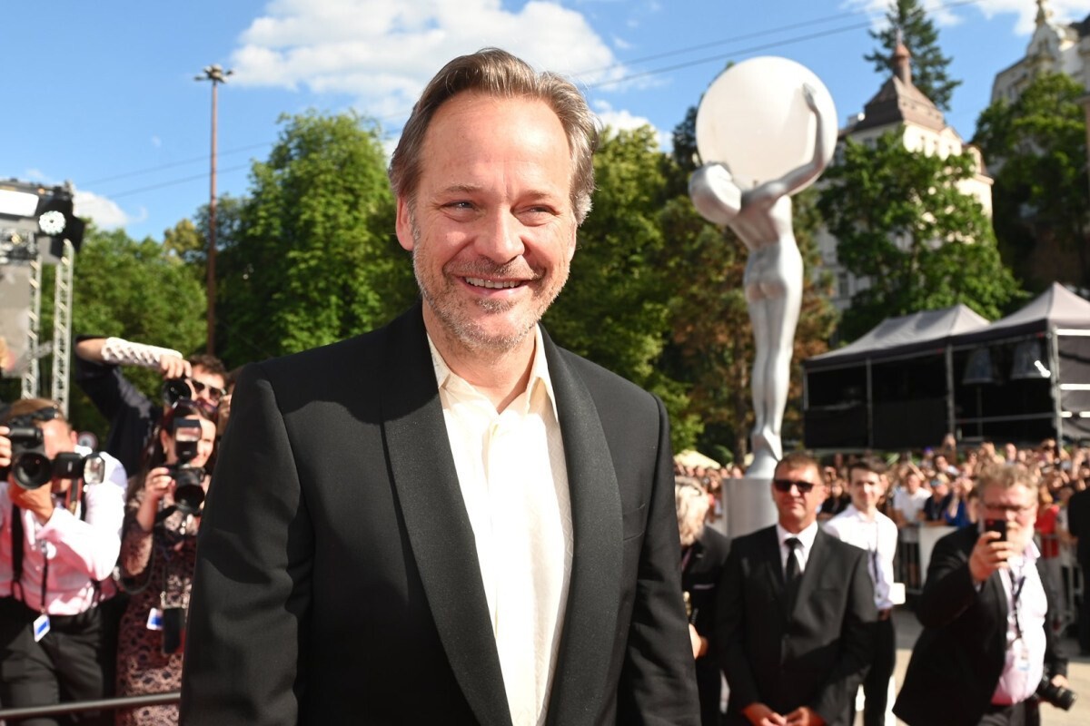 Peter Sarsgaard